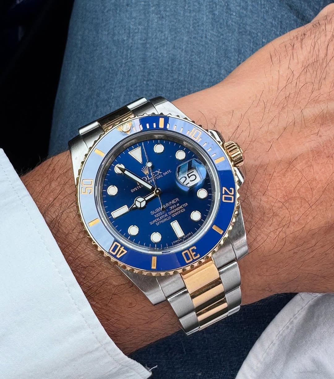 Rolex Submariner meticulously designed watch with Silve-Gold bracelet