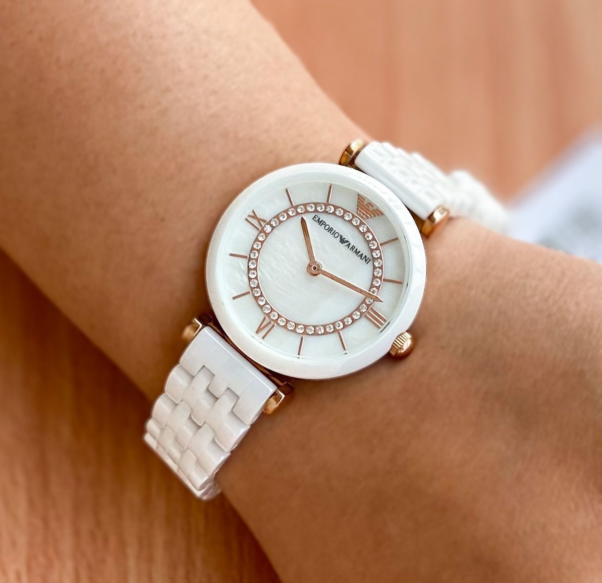 Emporio Armani  For her white ceramic chain